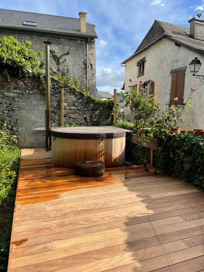 Le Monrepos Avec Jacuzzi Nordique Apartment Bielle Exterior photo